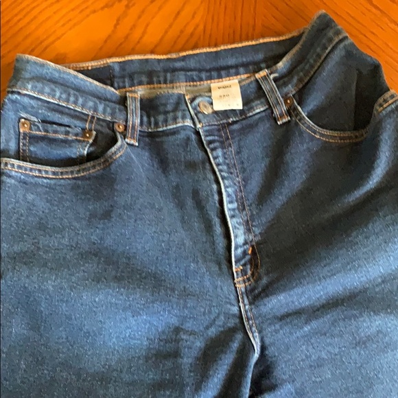 Levi’s - Picture 2 of 3